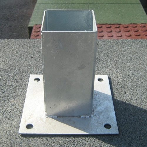 Suport stalp cu montare prin fixare in buloane a placii de baza pe beton 