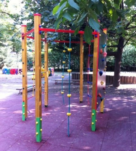 Catarator cu 6 laturi pentru loc de joaca de uz public