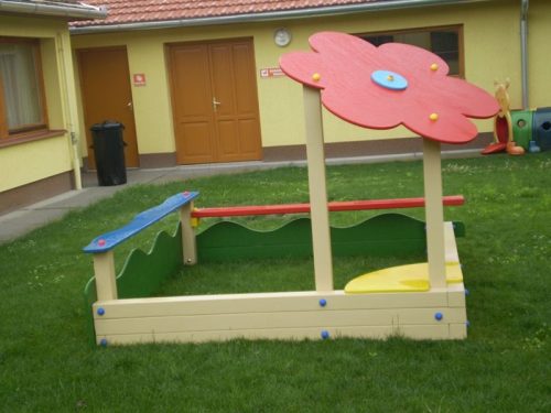 Nisipar cu parasolar floare
