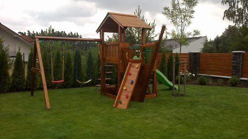 Jungle Gym loc de joaca Pirati cu turn Chalet cu modul Vapor si leagan 